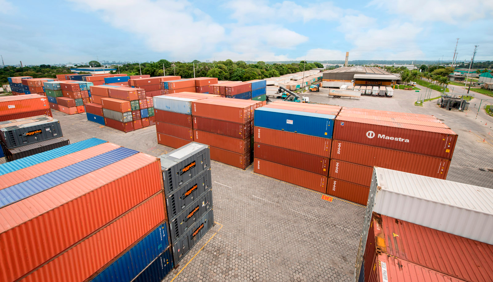 Containers Serviços Porto Transportadora Aurora EADI